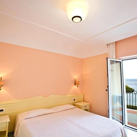 Hotel Terme Alexander Ischia Exterior photo