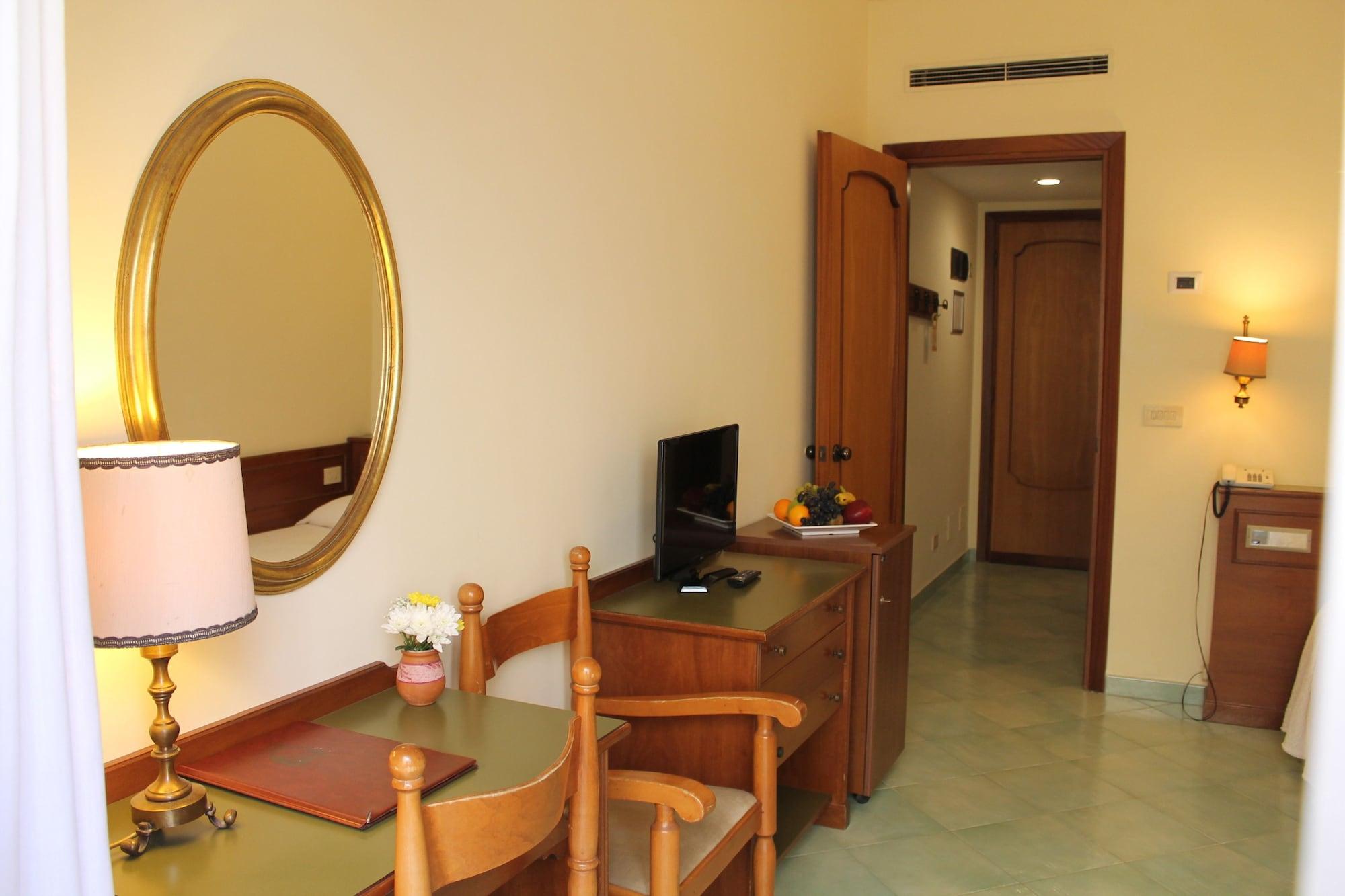Hotel Terme Alexander Ischia Exterior photo