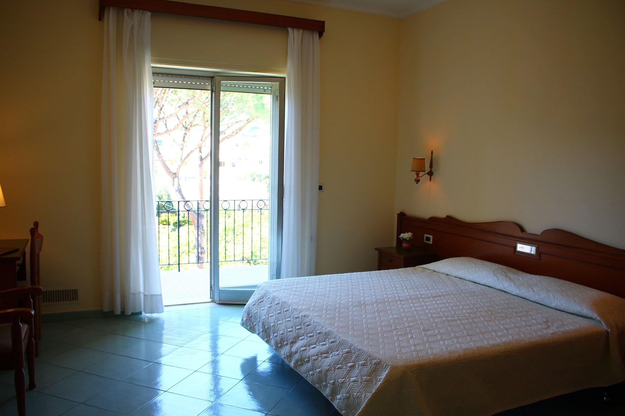 Hotel Terme Alexander Ischia Exterior photo