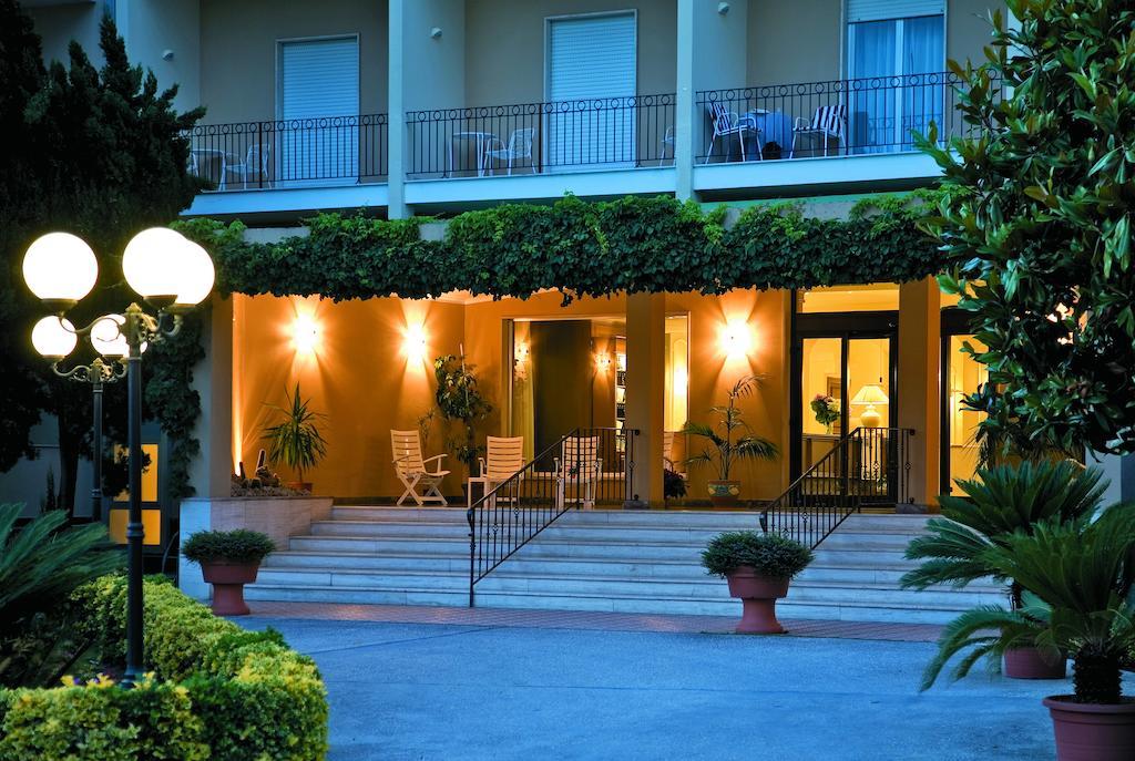 Hotel Terme Alexander Ischia Exterior photo